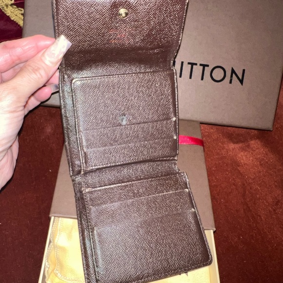 Authentic Louis Vuitton Damier ebene wallet - Picture 6 of 16